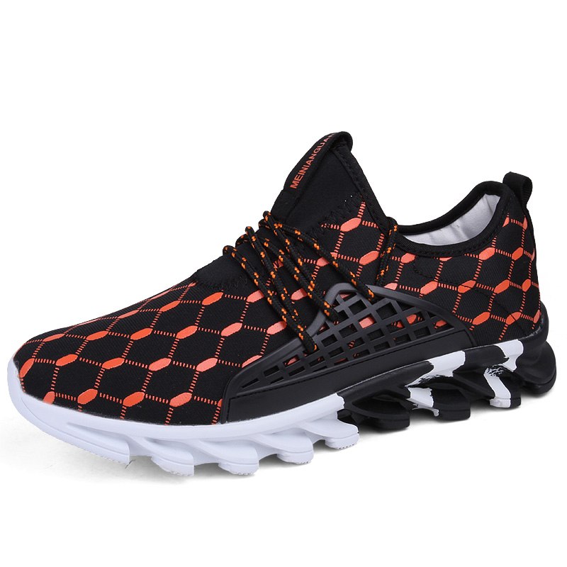 Black men's Agate sport sneakers with cushioned soles, designed for outdoor running and comfortable sports activities.