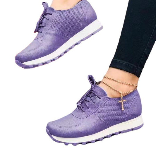 Black Agate women’s casual running sneakers with lace-up flat shoes, suitable for sports and everyday wear.
