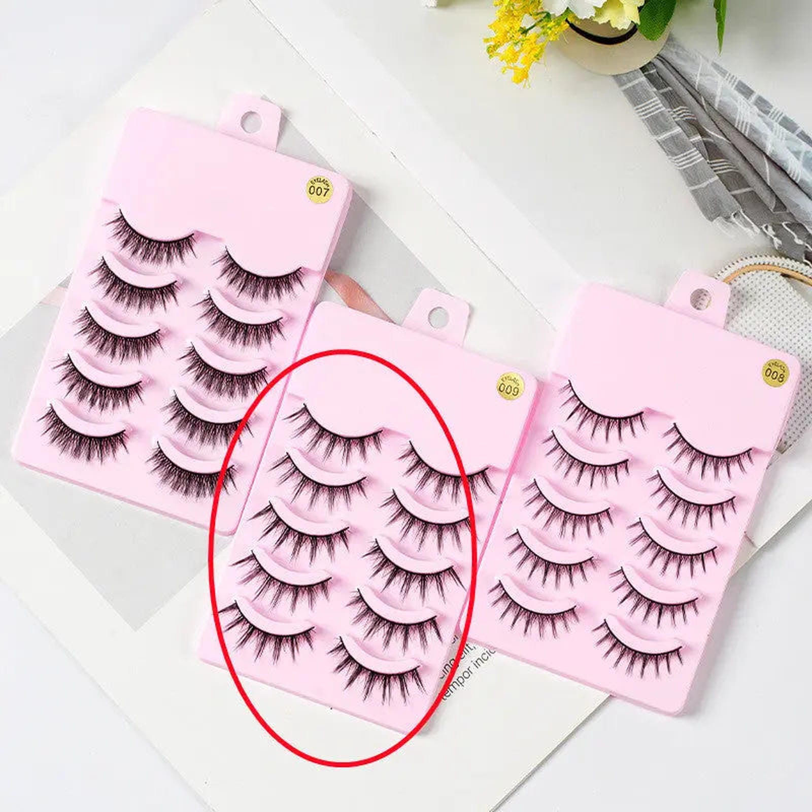 Set of five pairs of Trendsi manga lashes with natural wispy style, ideal for anime cosplay and Korean-inspired makeup looks.
